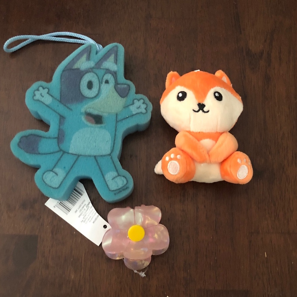 ⭐️🛍️ Bluey Sponge, Fox Plush and Hair Flower Clip Set